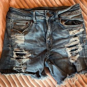 American Eagle distressed shorts - size 6